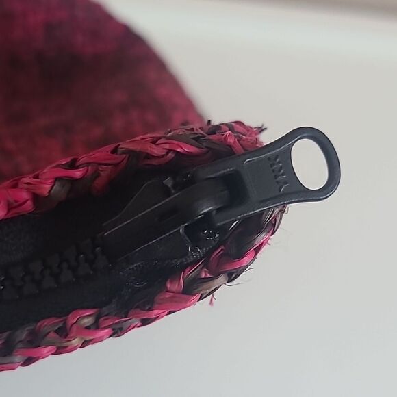 Pink and Black Woven Tote Bag Leather Handles Zip Closure - Picture 3 of 13